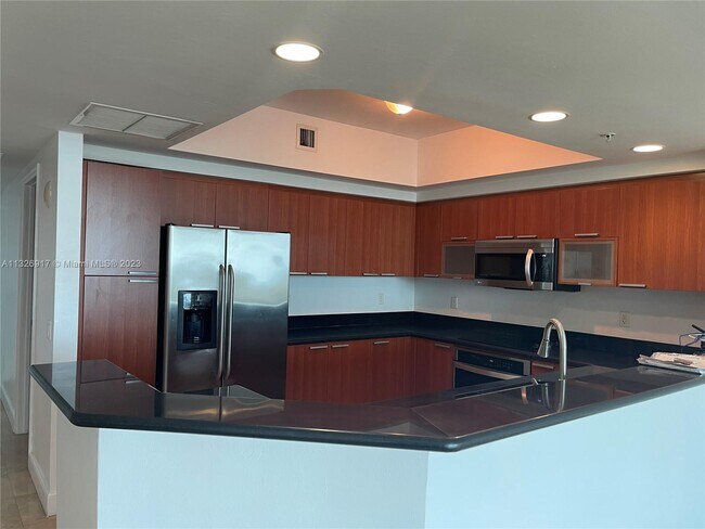 Building Photo - 15051 Royal Oaks Ln