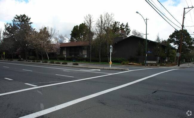 Building Photo - Brookview