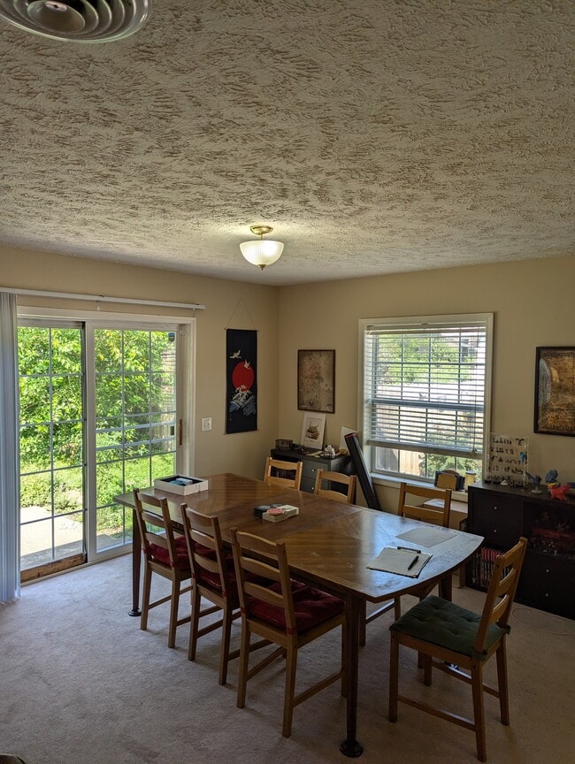 Building Photo - 2306 E Delaware Ave