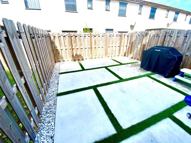 Building Photo - 11489 SW 250th St