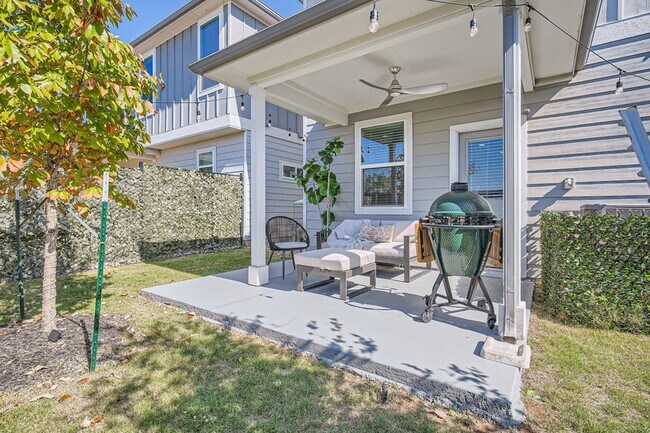 Building Photo - 9604 Dawn Pearl Dr