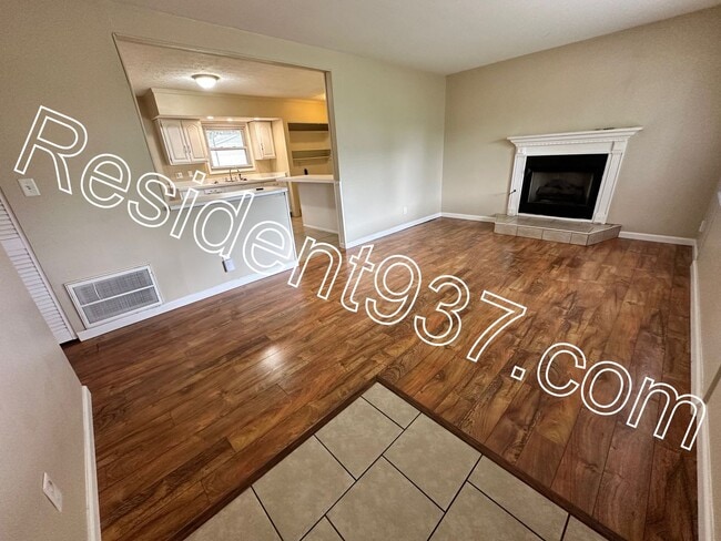 Building Photo - 3 Bed 1 Bath Home