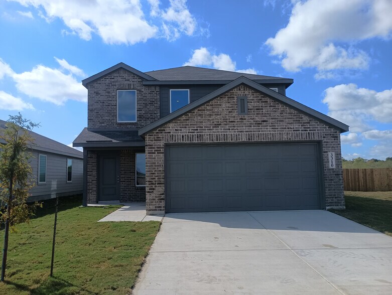 Building Photo - Room in House on Noir Ln