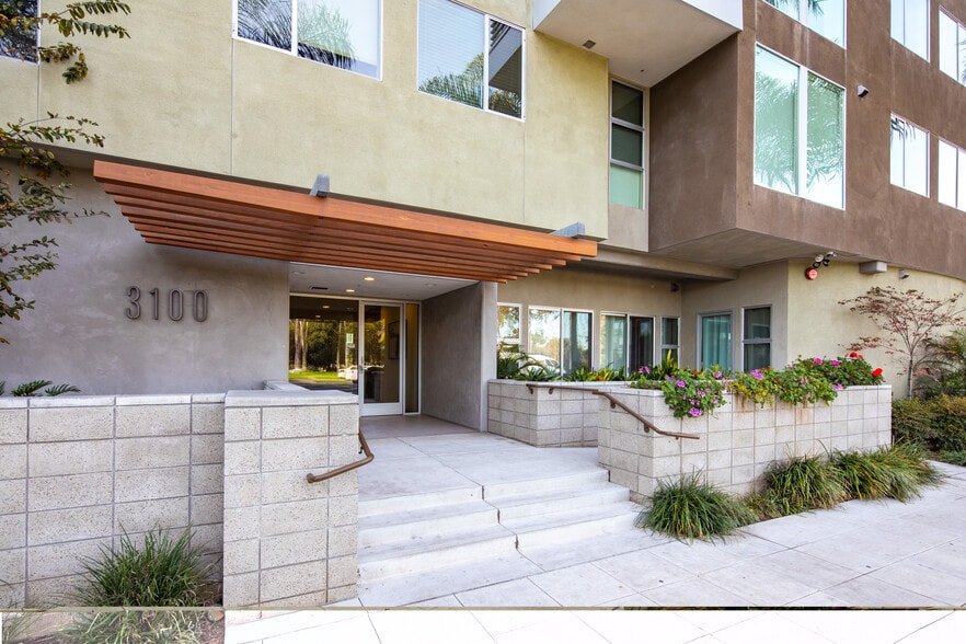 Building - 3100 6th Ave