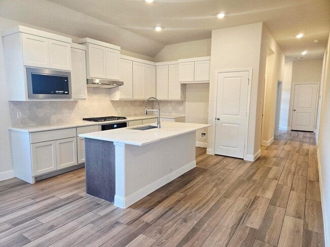 Building Photo - 4014 Colony Ln