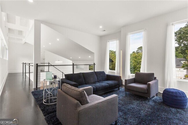 Building Photo - 1756 N Akin Dr NE