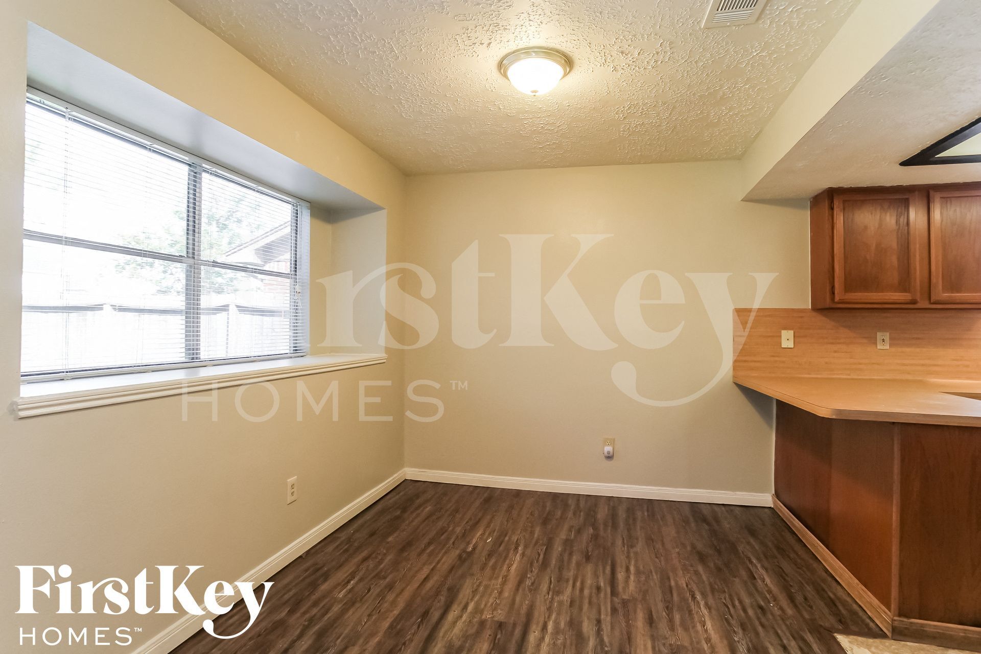 Building Photo - 16710 Lonesome Quail Dr