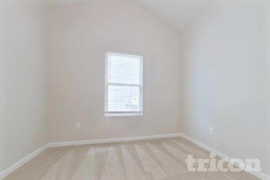 Building Photo - 216 Stone Creek Ct