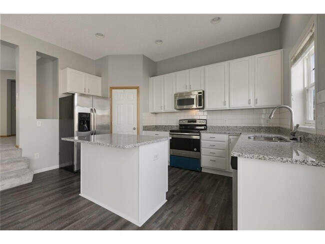 Building Photo - 5030 Fountain Lane N