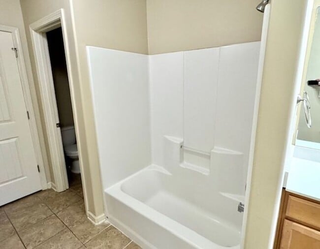 Building Photo - Now Leasing A 3 Bedroom 2 Bath home in Cor...
