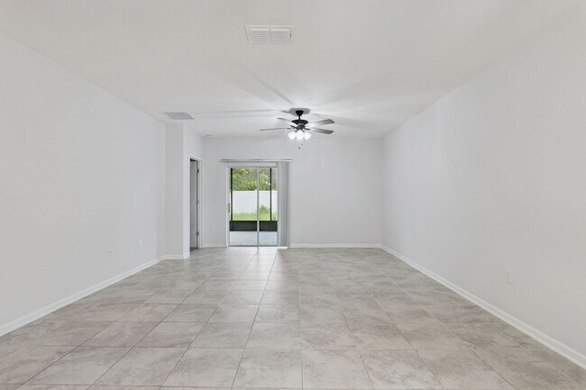 Building Photo - Spacious and Modern 5 Bedroom Home in Gated Arden Park North