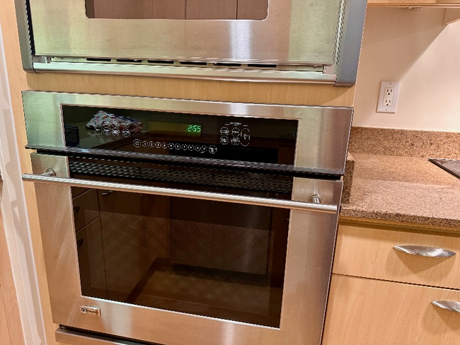 Building Photo - 654 Front St