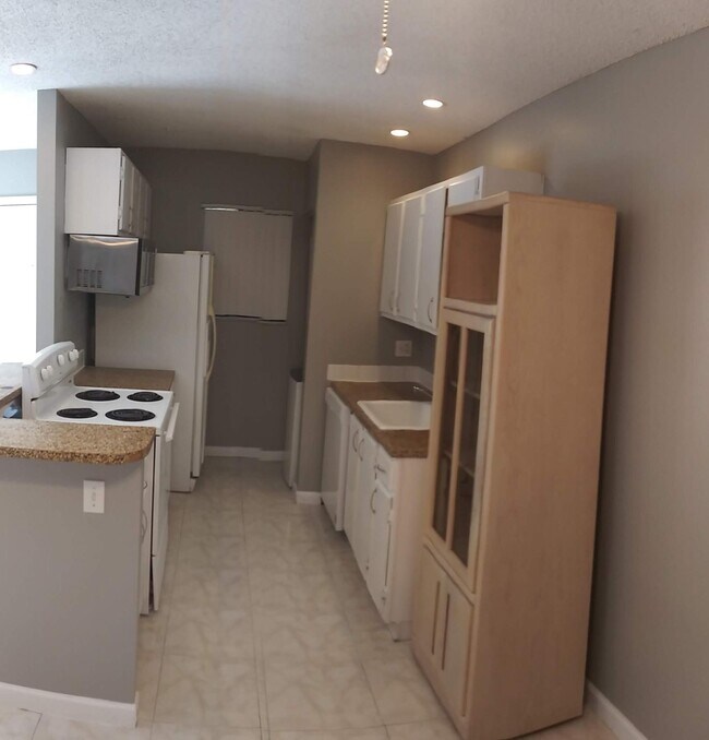 Building Photo - 522 Trace Cir