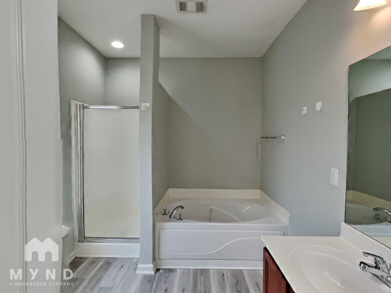 Building Photo - 4627 Rosser Loop Dr