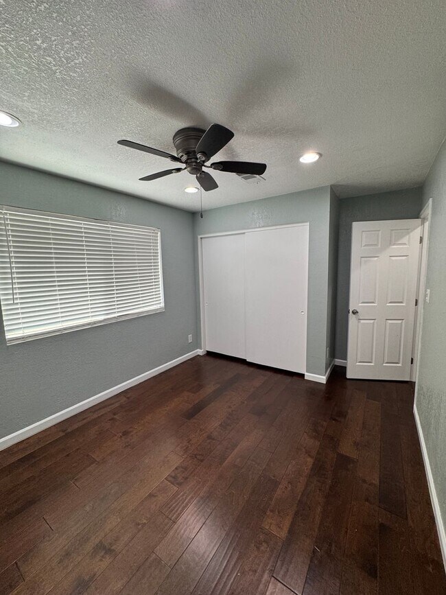 Building Photo - 3bed/2bath Chandler home for rent!