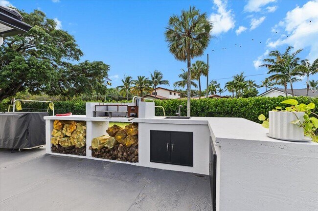 Building Photo - 1049 W Palmetto Park Rd