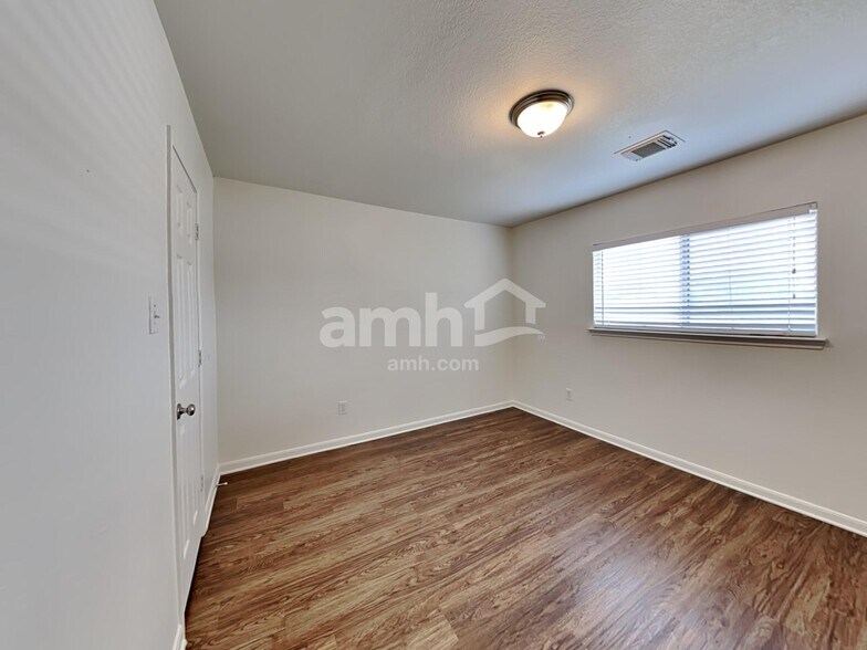 Building Photo - 3915 Ridge Canyon Rd