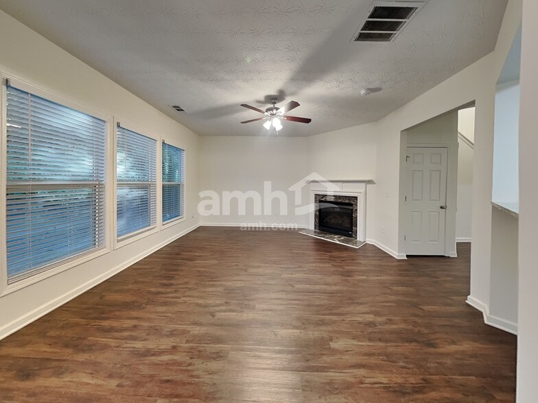 Building Photo - 4294 Windale Dr NW