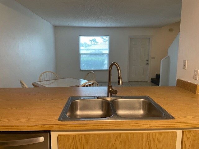 Building Photo - 18202 Matanzas Rd