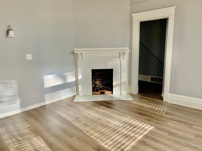 Building Photo - 2530 W Gardner Ave