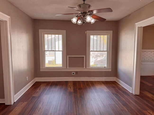 Building Photo - 1710 Monroe St