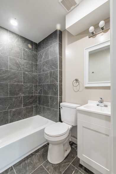 Building Photo - 4709 Penn St