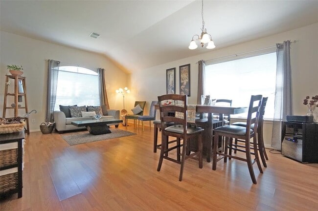 Building Photo - 25115 Clover Ranch Dr