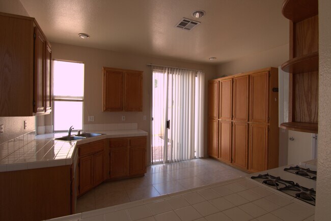 Building Photo - 842 Caminito Estrella