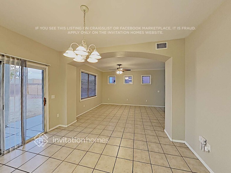 Building Photo - 10638 E Olla Ave