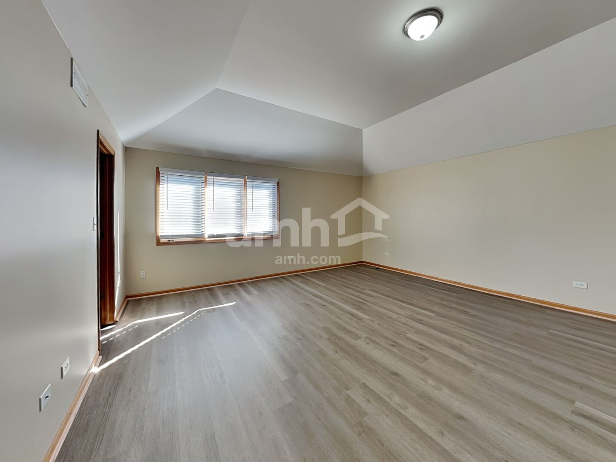 Building Photo - 24433 Independence Blvd