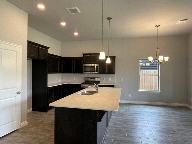Building Photo - 13609 Watson Dr
