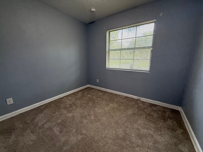 Building Photo - 2739 King Cole Dr