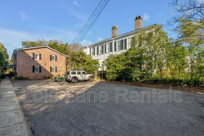 Building Photo - 7 Logan St