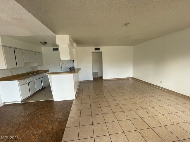 Building Photo - 537 Calcaterra Cir