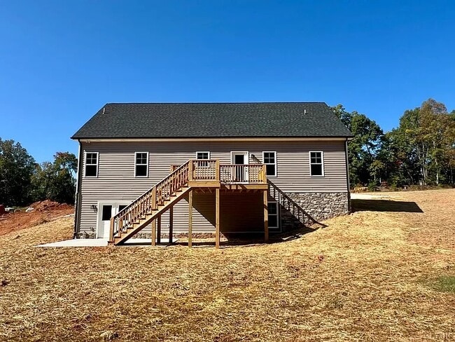 Building Photo - 1918 Elon Rd