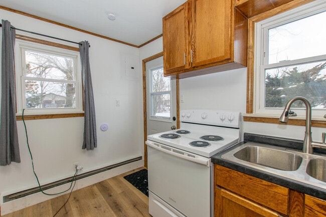 Building Photo - 3083 Ready Rd