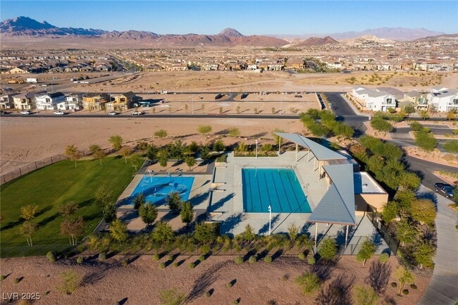 Building Photo - 832 Canonbury St