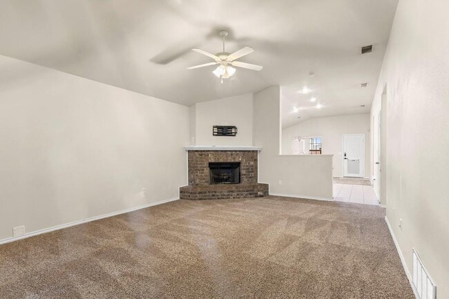 Building Photo - 304 E 94th St
