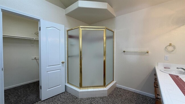 Building Photo - 2274 E Skyview Ave