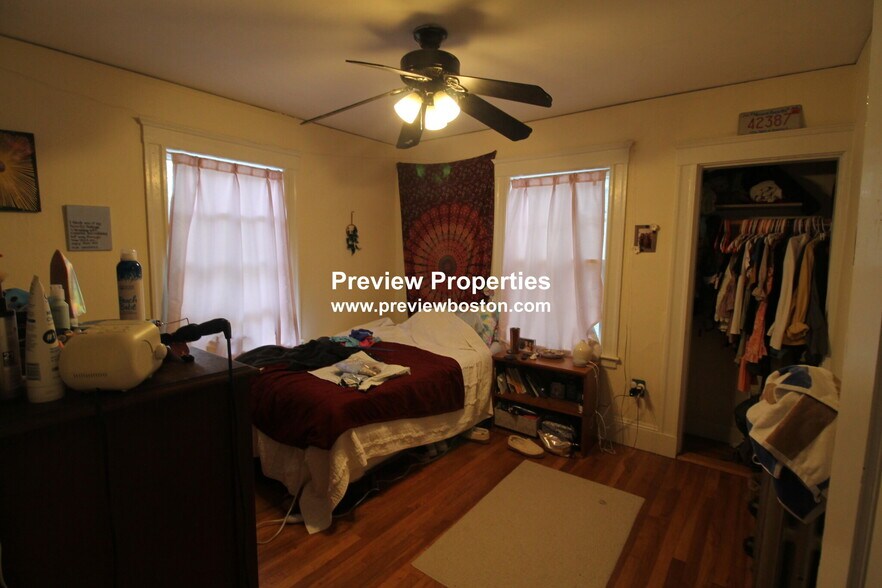 Building Photo - 14 Champney St