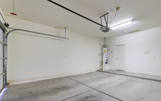 Building Photo - 44811 Paraiso Ln