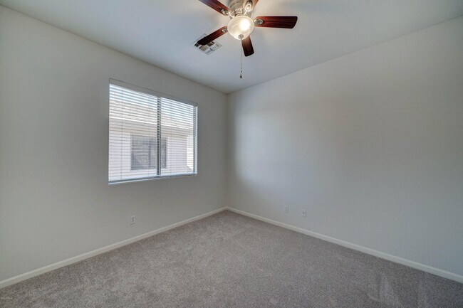 Building Photo - 6410 E Carolina Dr