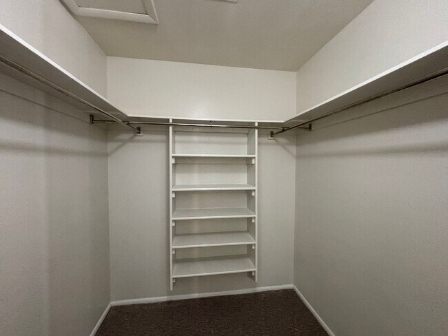 Building Photo - SPACIOUS REMODELED HOME FOR RENT!