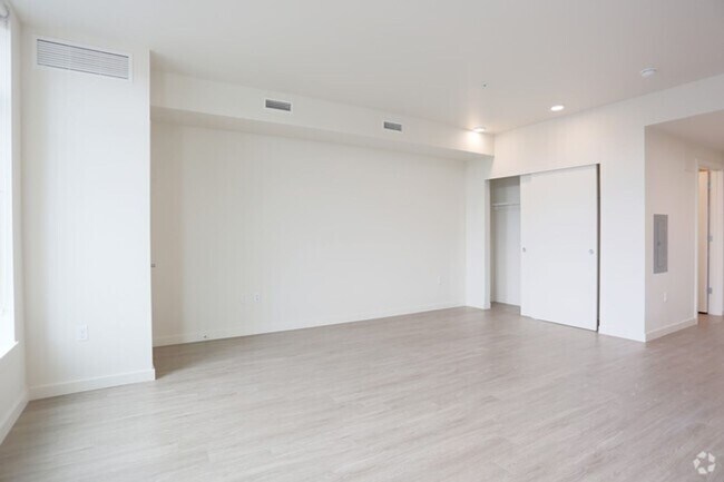 Interior Photo - Rediviva at the Waterfront