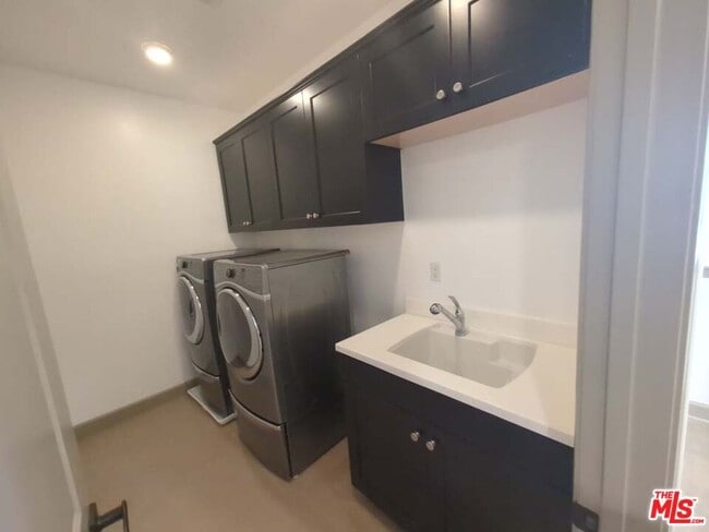 Building Photo - 16243 Cameo Ct