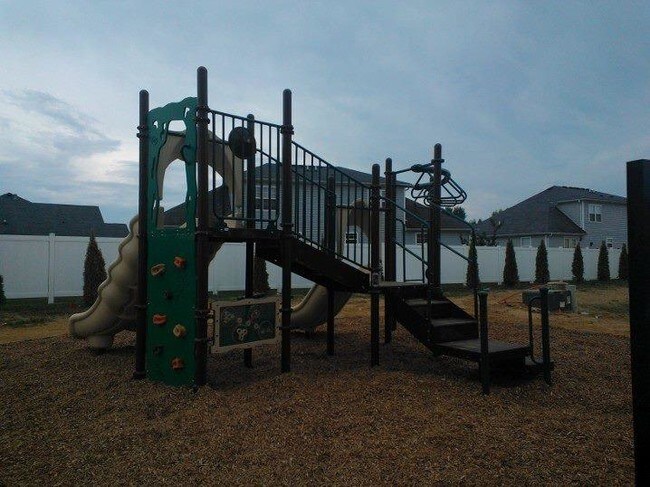 Building Photo - 6803 W Pages Ln