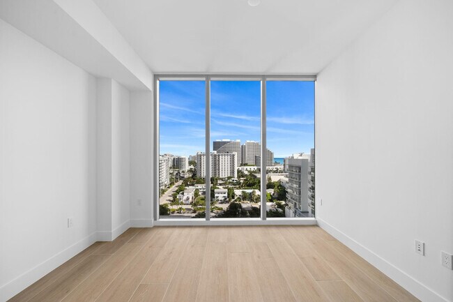 Building Photo - 153 N Seabreeze Blvd