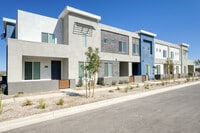 Building Photo - BB Living Val Vista