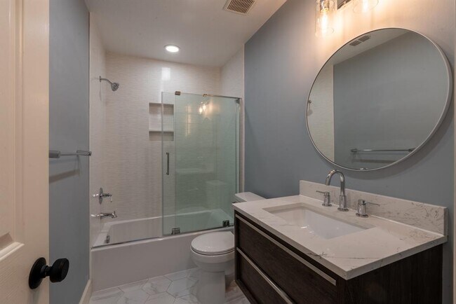 Building Photo - 17002 Analisa Cir