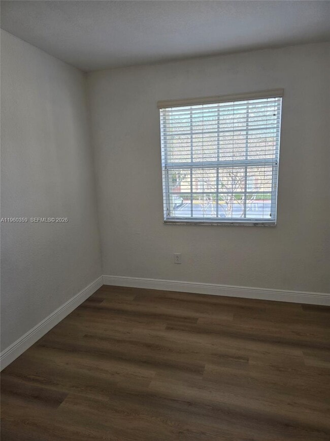 Building Photo - 1575 NE 33rd Ave